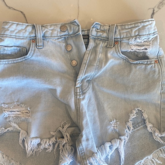 𝅺wild Fable High Rise Short Distressed light Denim Shorts Size 4 - Picture 1 of 3
